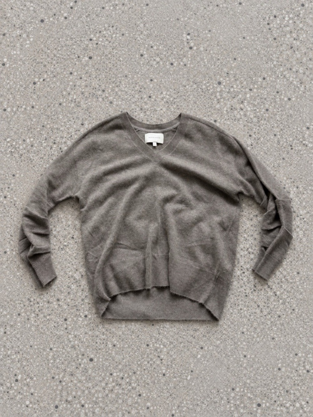 Brochu Walker V-Neck 100% Cashmere Sweater Sz Medium ❤️